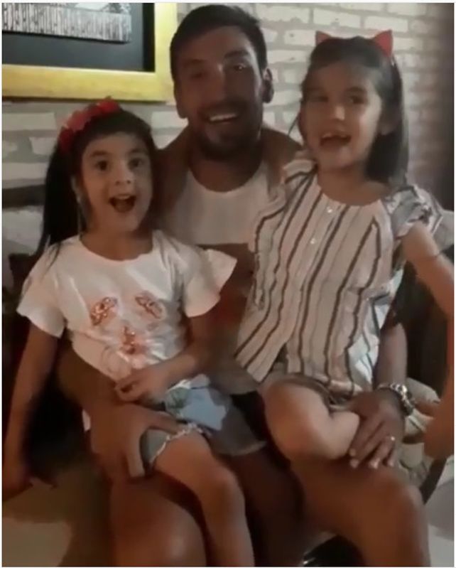 Las hijas de Estigarribia se animaron a cantar el Yo soy Sabalero