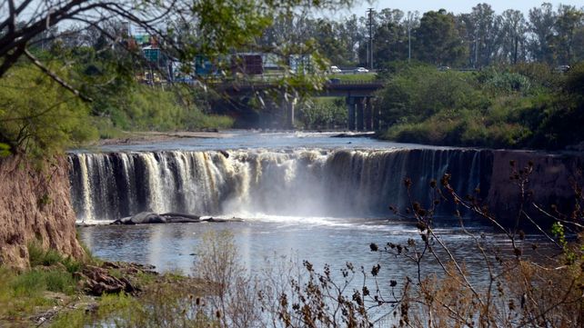 La fase dos de la obras es la que evitará que continúe la erosión de la cascada del arroyo Saladillo.