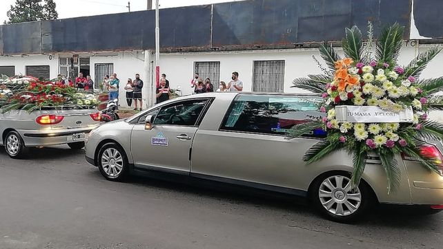 La despedida a Miguel Tito Hollmann del pueblo rojinegro