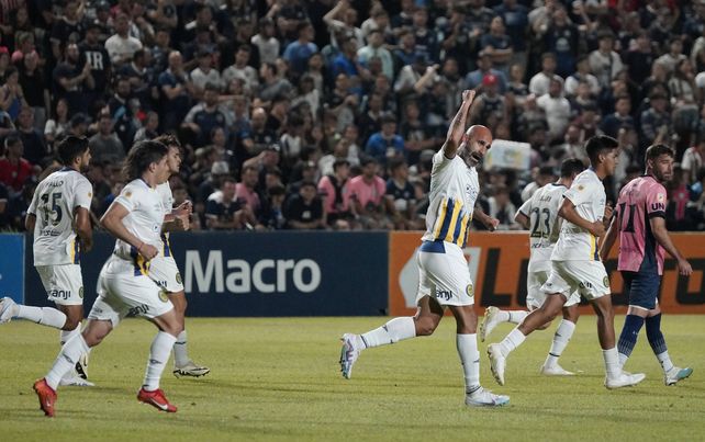 Festejo se busca. Holan intentará que su equipo festeje una victoria lo antes posible.