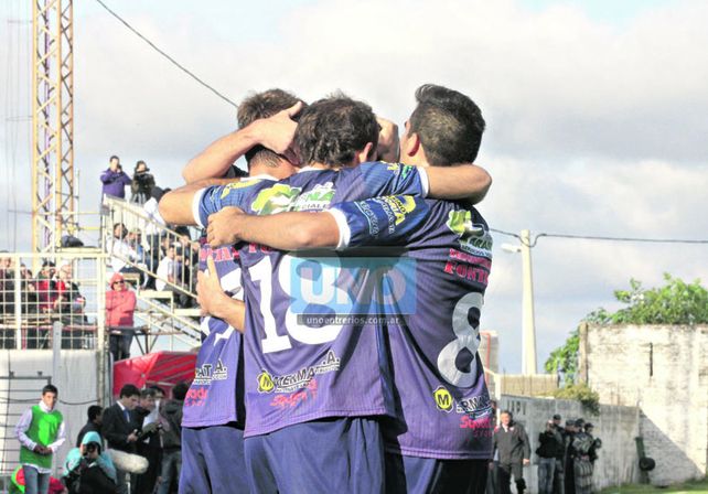 La unidad colectiva es uno de los factores del buen certamen que realiza el Rojiblanco.
