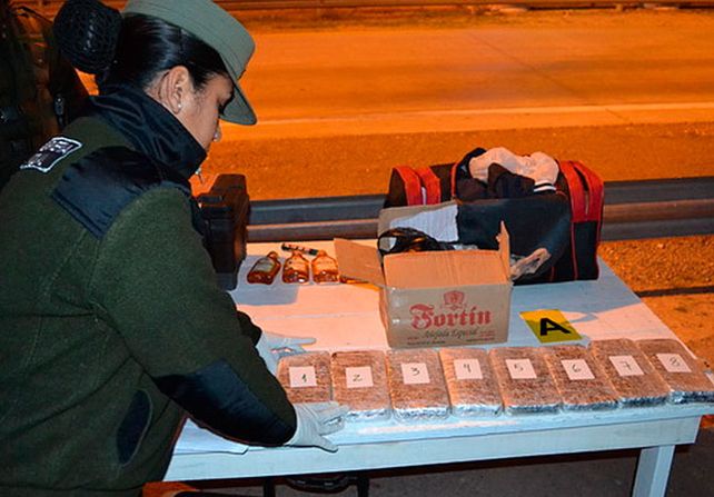 Gendarmería secuestró casi cinco kilos de marihuana en Entre Ríos.