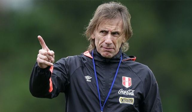 Ricardo Gareca solo trabaja con cinco jugadores en Perú Ricardo Gareca solo trabaja con cinco jugadores en Perú