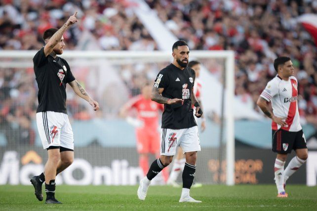 River cayó de local ante Riestra y se fue silbado. Central lo recibirá el domingo.