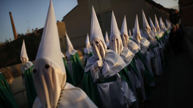 Imágenes de la procesión de Semana Santa alrededor del mundo
