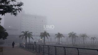 Domingo fresco y con niebla en la ciudad de Santa Fe