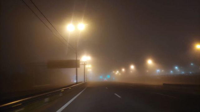 Este miércoles había una niebla muy densa en la autopista a Buenos Aires. 