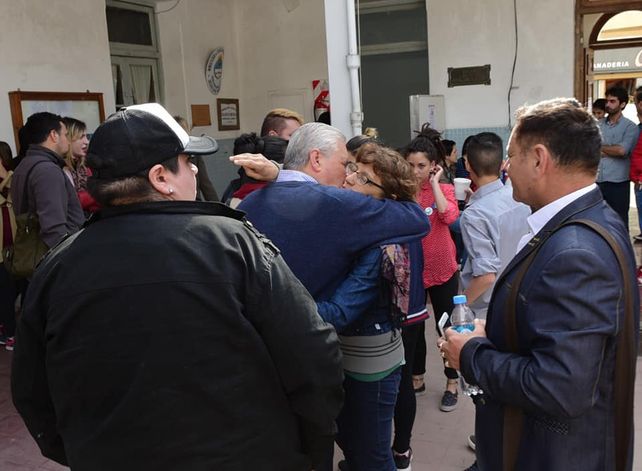 El abrazo de Lauritto y Grimalt.&nbsp; 