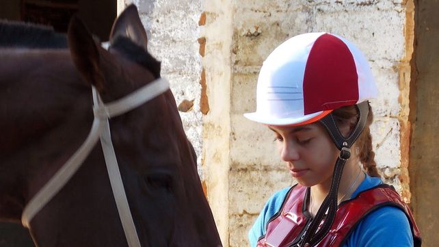 Pura sangre, una jockey que deja rastro