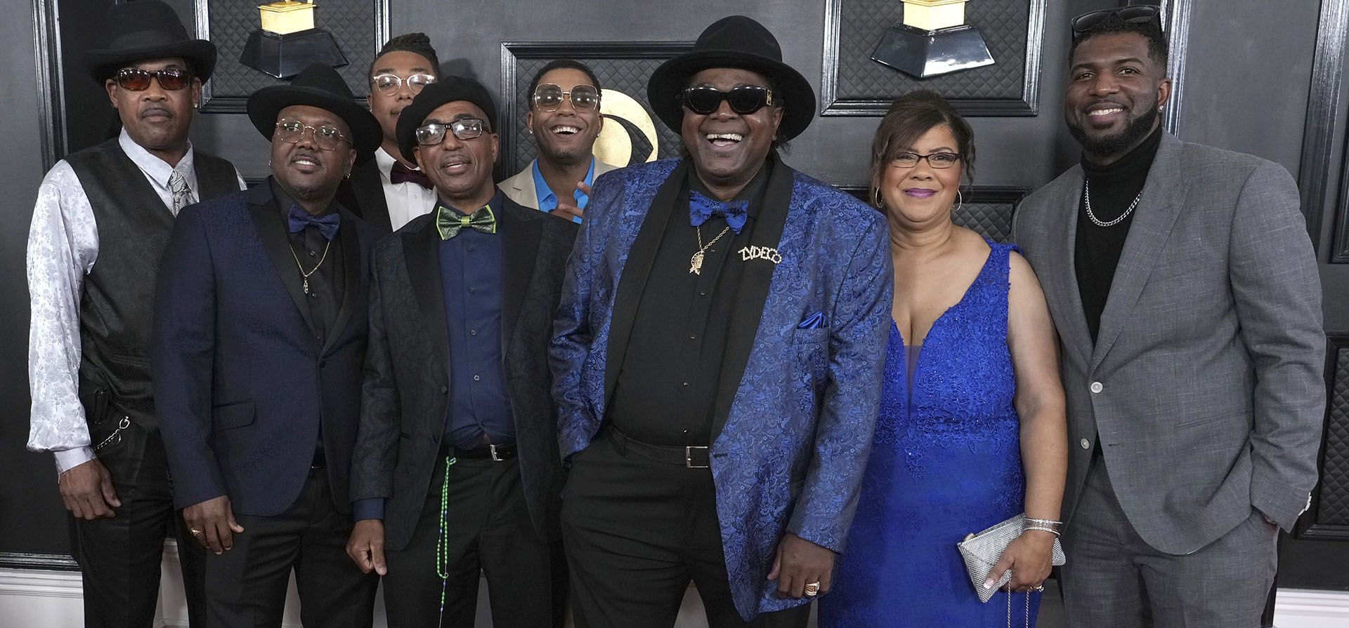 Los miembros de Nathan y The Zydeco Cha Chas llegan a la 65ª entrega anual de los premios Grammy, el domingo 5 de febrero de 2023 en Los Ángeles. (Foto de Jordan Strauss/Invision/AP)