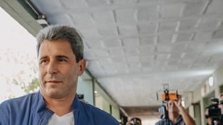 El mandatario sanjuanino viene de resignar su aspiraciones por el rechazo de la Corte nacional.
