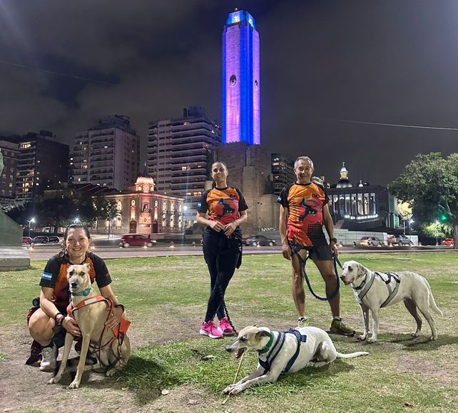 El grupo entrena todas las semanas en la zona del Monumento a la Bandera