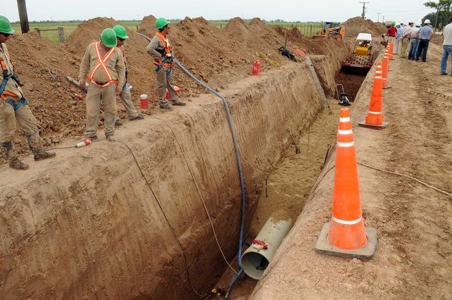 Actualmente está en ejecución el bloque A de la obra, que contempla la construcción de la toma, el acueducto de agua cruda, la planta potabilizadora y 4.740 metros de acueducto troncal hasta atravesar la autopista Rosario-Santa Fe.