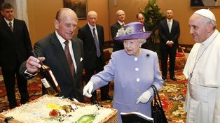 La reina Isabel II se reunió en el Vaticano con el Papa Francisco