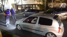 Habrá controles para evitar la circulación en autos particulares. Sólo podrán hacerlo quienes estén autorizados como actividad esencial. Habrá controles para evitar la circulación en autos particulares. Sólo podrán hacerlo quienes estén autorizados como actividad esencial.