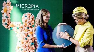 Máxima inauguró en Amsterdam el primer zoológico de microbios