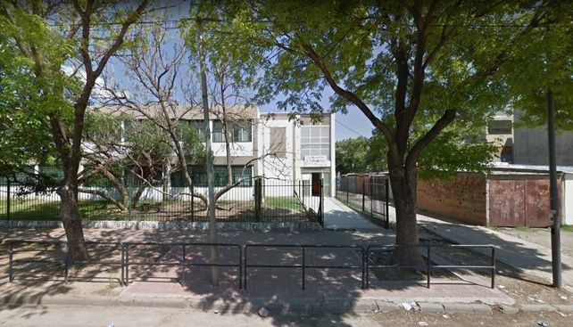 La directora de la&nbsp;la Escuela Provincial Nº 1346 Dr. Francisco Netri fue golpeada por la madre de un alumno.&nbsp;