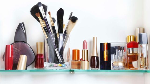 Prohibieron la venta y uso de productos cosméticos