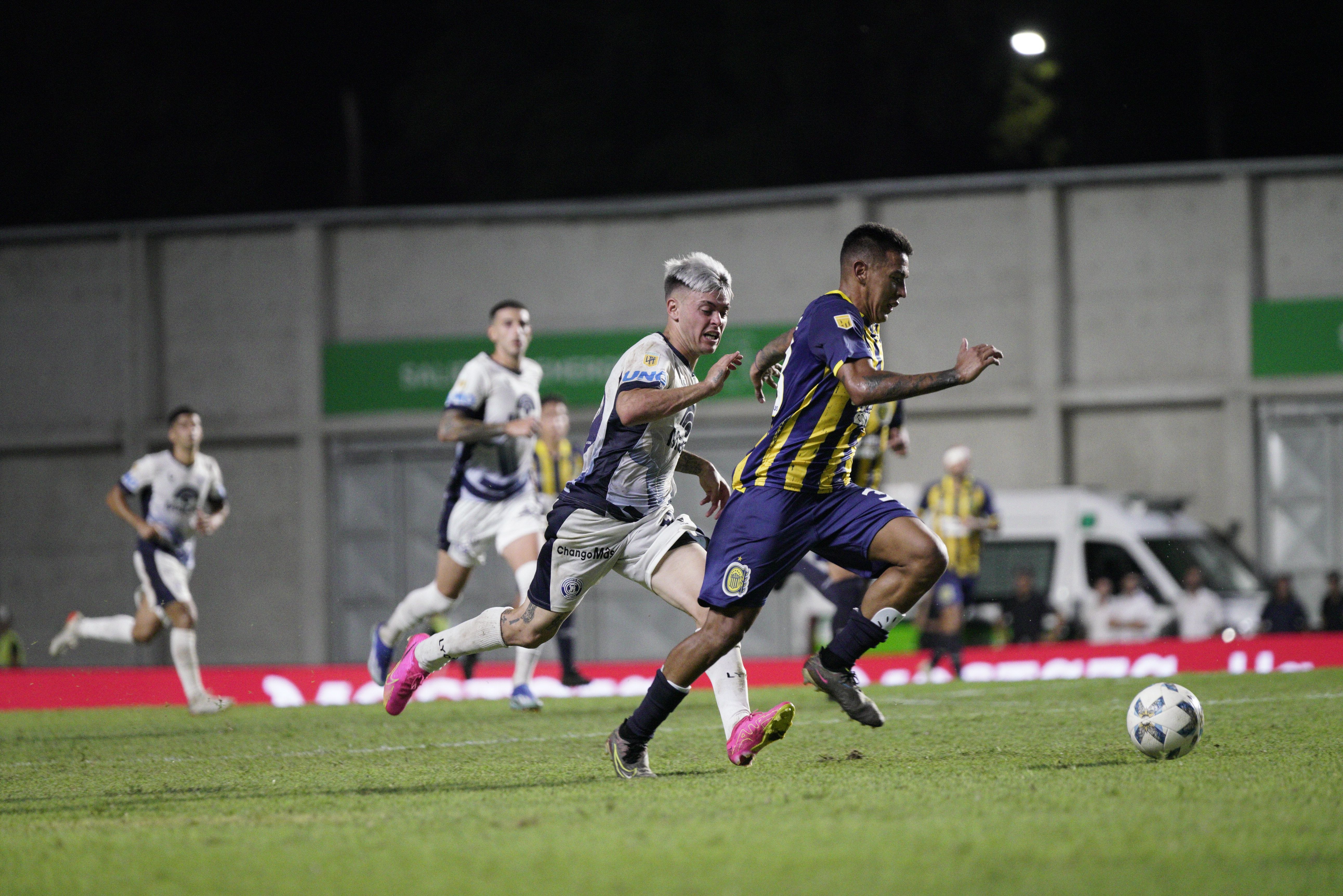 Emanuel Coronel vuelve a tener un lugar entre los once. Suplirá a Damián Martínez.
