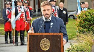 Francisco Azcué llamó a construir una Concordia con más oportunidades en el acto por el 25 de Mayo.