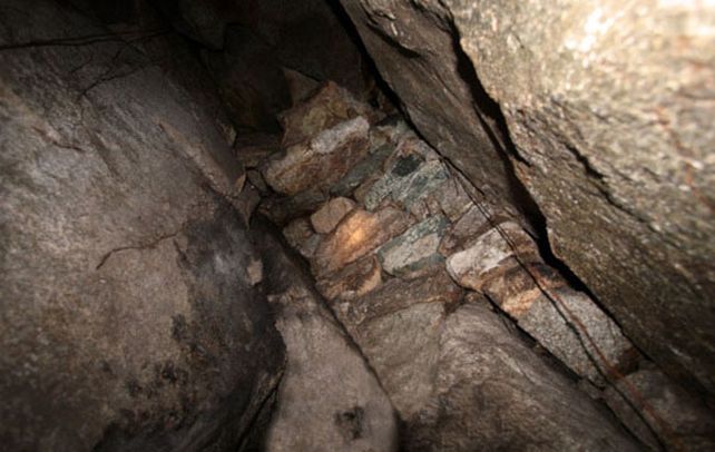 Revelador. El ingreso del túnel construido en la montaña. Tiene unos 500 años y aún puede usarse.