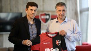 Mauricio Larriera y el presidente Ignacio Astore.