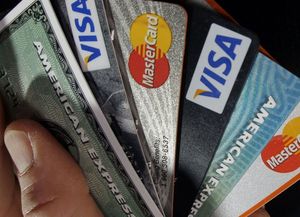 Tarjetas de crédito: quienes deseen seguir recibiendo el resumen en papel deberán solicitarlo