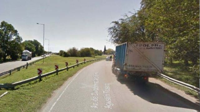 En Córdoba buscan a un camión que perdía plata mientras circulaba