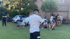 La reunión ilegal se detectó en una casa del barrio residencial Aldea en Fisherton. La reunión ilegal se detectó en una casa del barrio residencial Aldea en Fisherton.