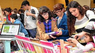La feria se renueva con diferentes propuestas, desde presentaciones teatrales y lecturas compartidas entre autores e invitados.
