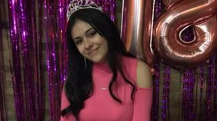 Pilar cumplió 18 años y los quiso festejar de rosa, con vincha de princesa, torta y en un salón.&nbsp;