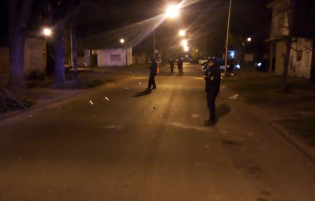 Personal de AIC trabaja en el lugar donde mataron a Juan Ezequiel Acosta.