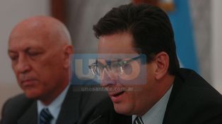 Por la polémica Patronato-Central renunció el ministro Leandro Corti