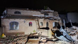 El derrumbe ocurrió en pleno centro de Oliveros.