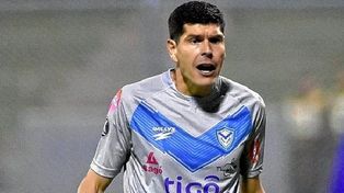 Carlos Lampe dejó Vélez para unirse a Atlético Tucumán, primer rival de Colón en la Liga Profesional.