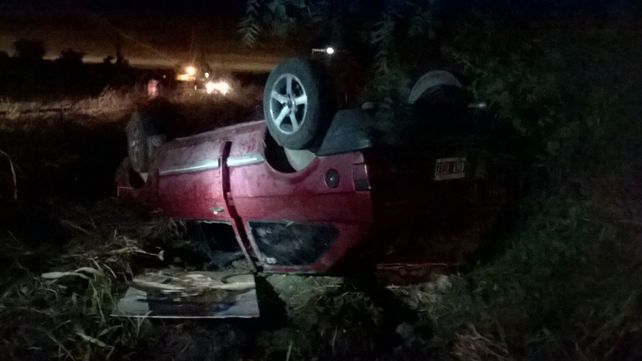 Mordió la banquina. El conductor informó que se le fue el auto.