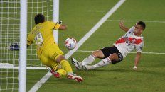 Broun tapó varias situaciones de gol, pero en esta acción no pudo con Borré. Broun tapó varias situaciones de gol, pero en esta acción no pudo con Borré.