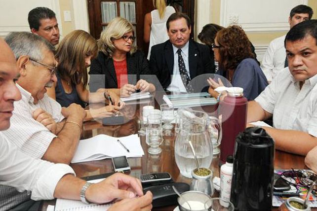 En febrero del próximo año habrá aumentos para los docentes