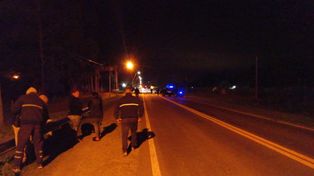 Los peritos aún no establecieron las causas por las que el utilitario impactó a la joven de 22 años y le ocasionó la muerte.
