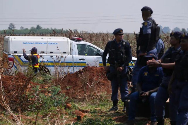 Otra mujer asesinada en Sudáfrica: cada vez más indicios conducen a un asesino en serie