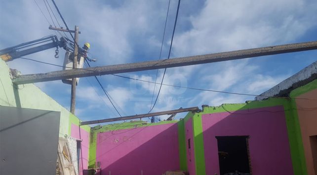 Se voló el techo de una casa en barrio Centenario