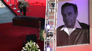 Miles de personas despidieron a Roberto Gómez Bolaños en el Estadio Azteca