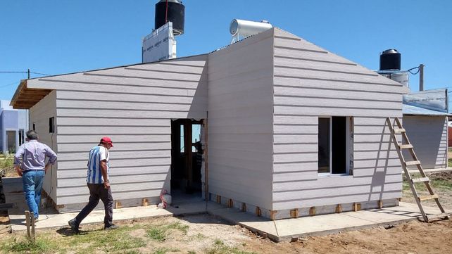 IAPV analiza construir viviendas de madera en la Costa del Uruguay con la idea de potenciar el sector y dar solución habitacional a familias de bajos recursos