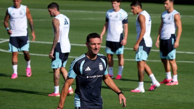 Scaloni empieza a despejar dudas sobre el once titular de Argentina ante Suiza