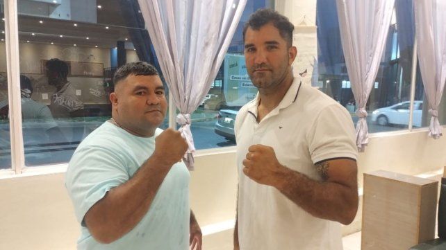 Raúl Villarruel y El Espartano Suárez tras el pesaje. Se verán nuevamente las caras nuevamente en el Club Palma Juniors.