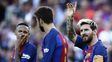 Con todo. Messi celebra su gol, el 4º de Barsa, junto a Neymar y Piqué.