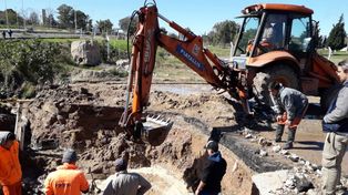 El mismo lugar. En un año, el caño de agua de calle Rondeau se rompió cuatro veces.