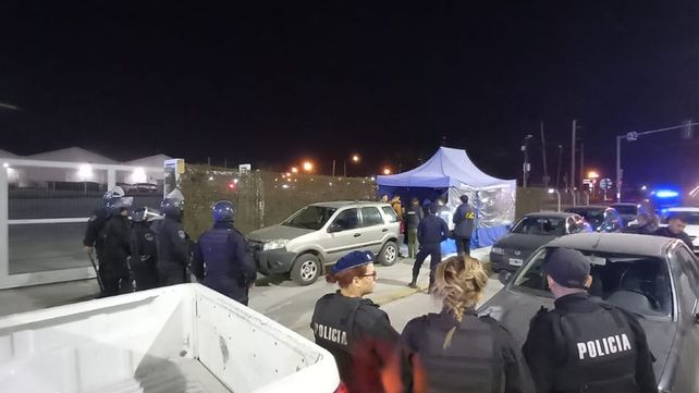 La AIC intervino para detener a una veintena de hombres que bloqueaba el ingreso a la planta de La Virginia.