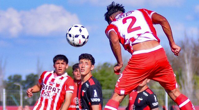 Unión recibirá este martes en el predio Nery Pumpido al puntero Colón de San Justo. Unión recibirá este martes en el predio Nery Pumpido al puntero Colón de San Justo.