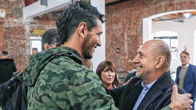 Tayavek Gallizzi fue invitado especialmente y viajó desde Córdoba para estar en la presentación de la Copa Santa Fe.